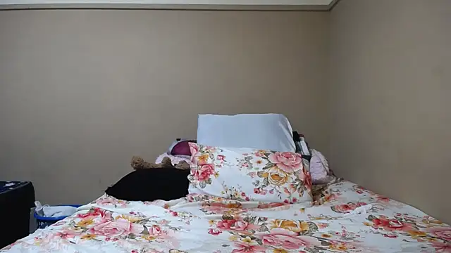 Snapshot of KinkyPxx chatting on 03/11/26, 08:04 KinkyPxx online show from 03/11/26, 08:04