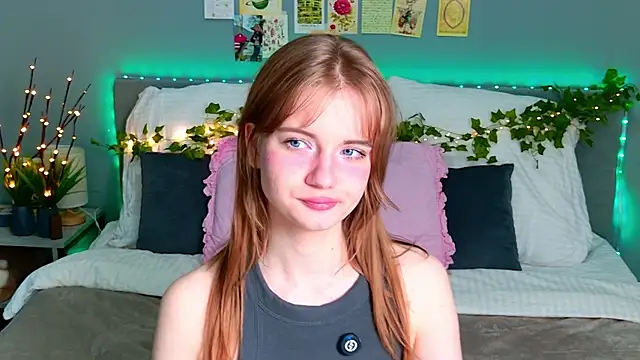 ElfieWhite online show from 06/16/26, 10:01