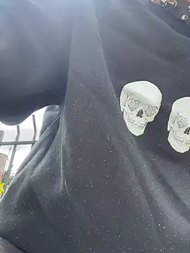 Snapshot of Thom_sam_ chatting on 02/14/26, 04:04 Thom sam online show from 02/14/26, 04:04