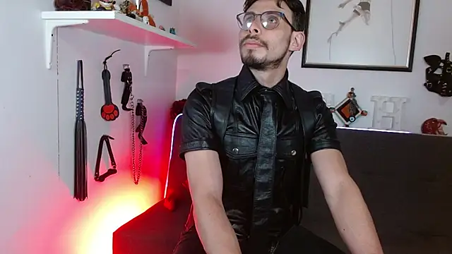 Snapshot of Thom_sam_ chatting on 03/09/26, 11:42 Thom sam online show from 03/09/26, 11:42