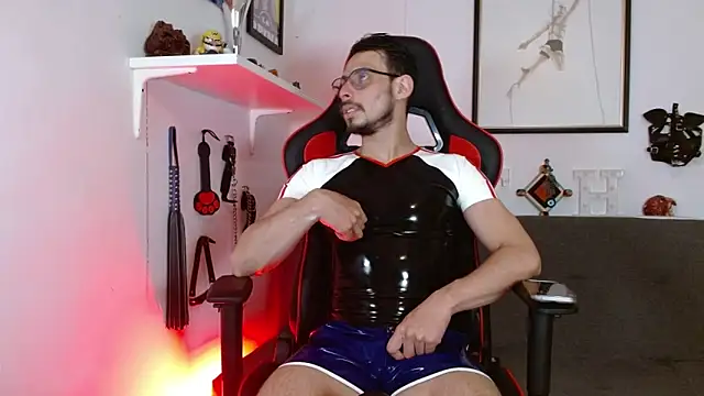 Snapshot of Thom_sam_ chatting on 03/27/26, 03:34 Thom sam online show from 03/27/26, 03:34