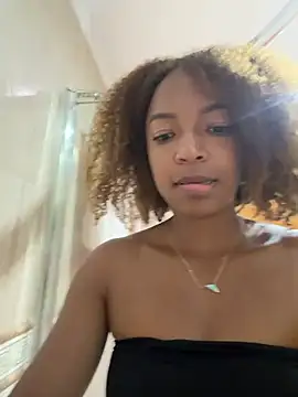 Snapshot of BySabrina chatting on 05/20/26, 10:32 BySabrina online show from 05/20/26, 10:32