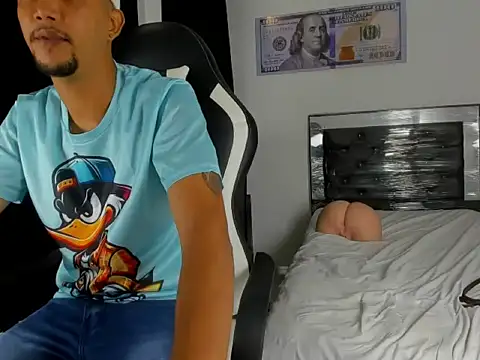 Snapshot of badboy_master chatting on 02/12/26, 11:44 badboy master online show from 02/12/26, 11:44