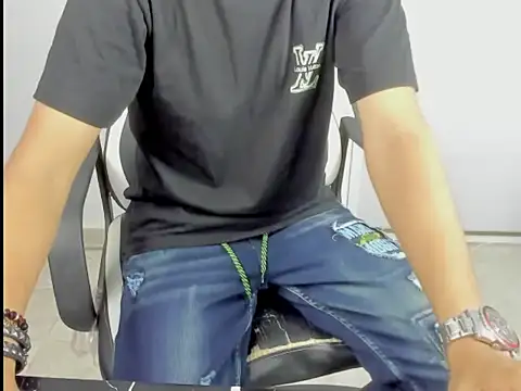 Snapshot of badboy_master chatting on 02/19/26, 07:32 badboy master online show from 02/19/26, 07:32