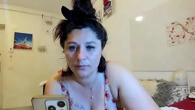EVELYNA88 online show from 06/09/26, 06:30