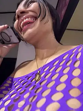 Snapshot of eimmy__skinny chatting on 04/30/26, 07:42 eimmy skinny online show from 04/30/26, 07:42
