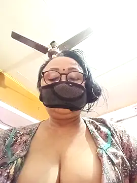 Snapshot of Hot-Mou11 chatting on 04/01/26, 08:04 Hot-Mou11 online show from 04/01/26, 08:04