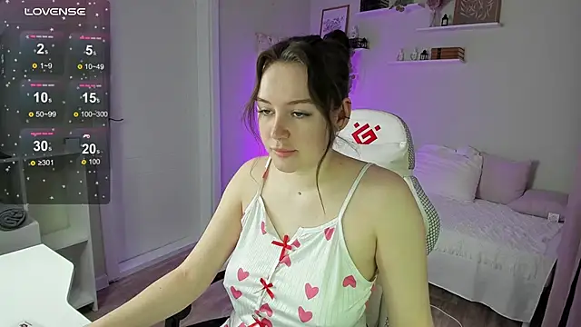 Laura CollinsS online show from 04/10/26, 12:38
