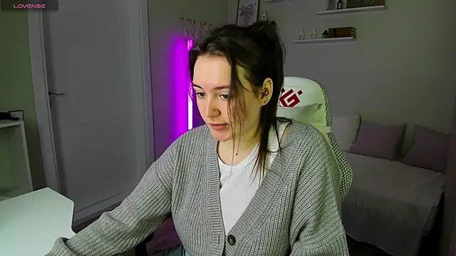 Laura CollinsS online show from 05/28/26, 01:25