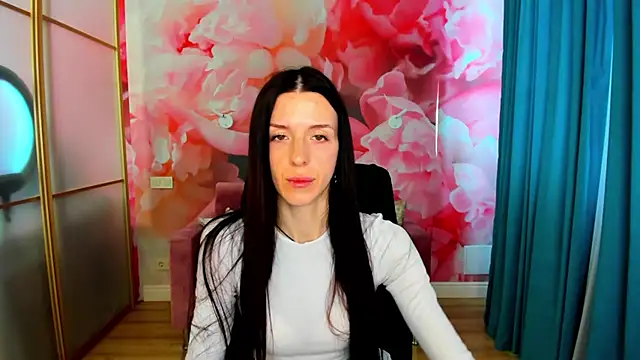 NoirDiva online show from 04/27/26, 06:11