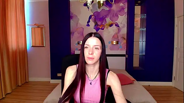 NoirDiva online show from 05/07/26, 05:57
