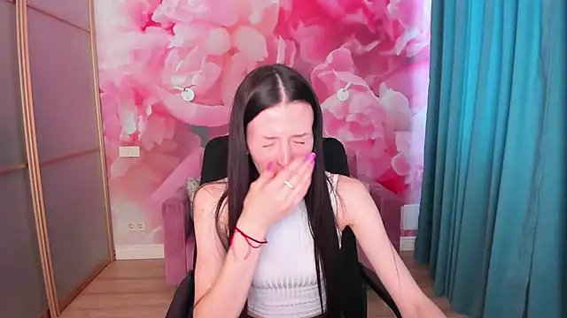 NoirDiva online show from 05/27/26, 05:48