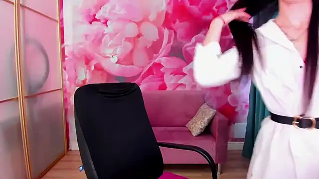 NoirDiva online show from 06/02/26, 06:04