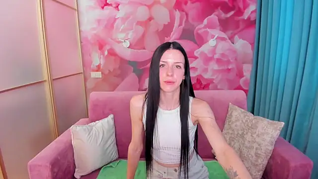 NoirDiva online show from 06/17/26, 05:54