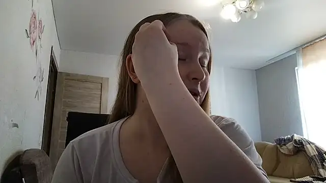 AnikaLipps online show from 06/07/26, 06:17