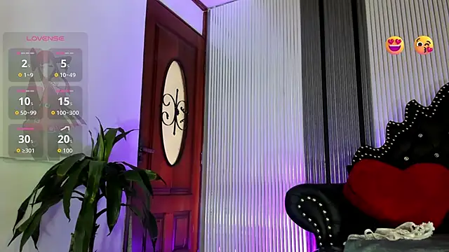 LunaVelour13 online show from 06/19/26, 02:10