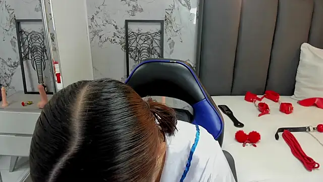 abby zoee online show from 05/07/26, 12:21