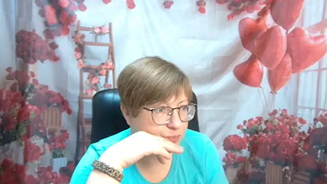 Snapshot of RadaChudna chatting on 05/21/26, 05:03 RadaChudna online show from 05/21/26, 05:03