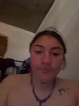 Snapshot of ZoE-sweettt chatting on 04/14/26, 08:37 ZoE-sweettt online show from 04/14/26, 08:37