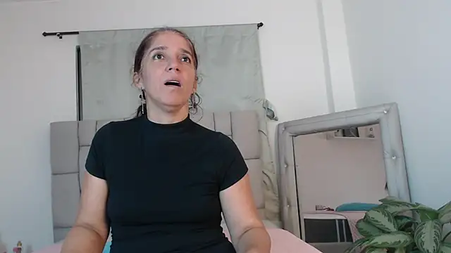 lily rose1 online show from 06/08/26, 01:28