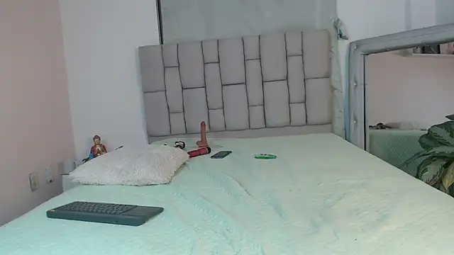 lily rose1 online show from 06/11/26, 12:32