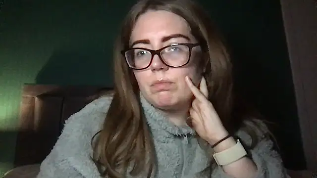 Snapshot of CurvyBx chatting on 03/06/26, 08:05 CurvyBx online show from 03/06/26, 08:05