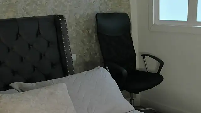 Anika H online show from 06/05/26, 12:22