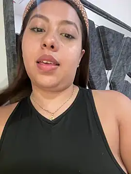 Snapshot of Emiily_joee_ chatting on 07/09/26, 01:42 Emiily joee online show from 07/09/26, 01:42