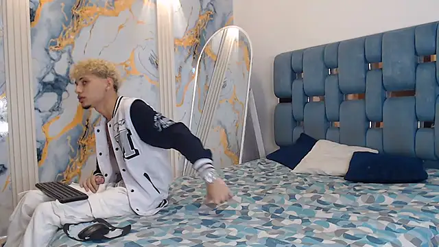 YOUNG BOYS HELL online show from 06/14/26, 02:24