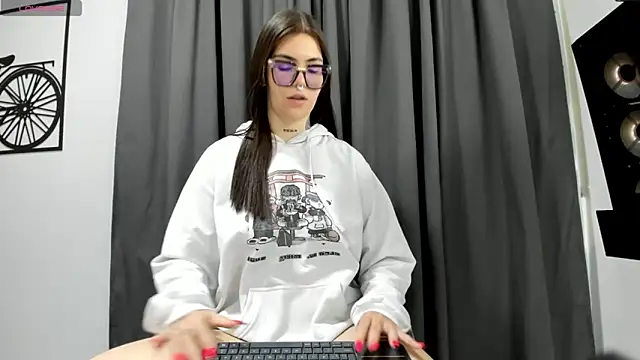 Daniella Wildx online show from 04/27/26, 09:02