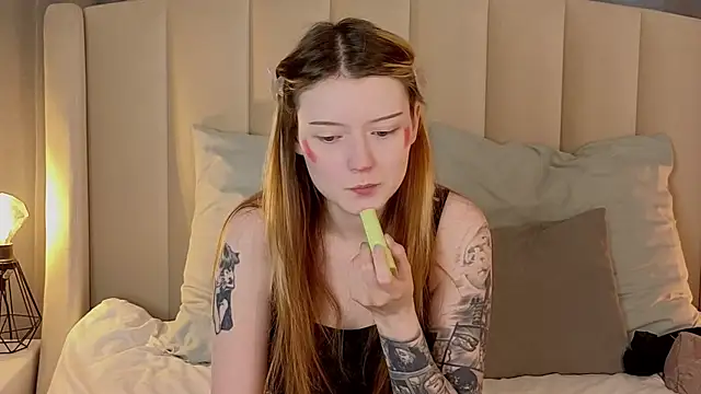 Snapshot of AlyssFrost chatting on 05/02/26, 03:11 AlyssFrost online show from 05/02/26, 03:11