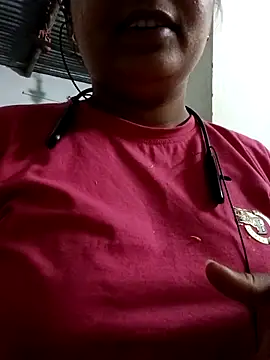 Snapshot of taniya0 chatting on 03/14/26, 04:34 taniya0 online show from 03/14/26, 04:34