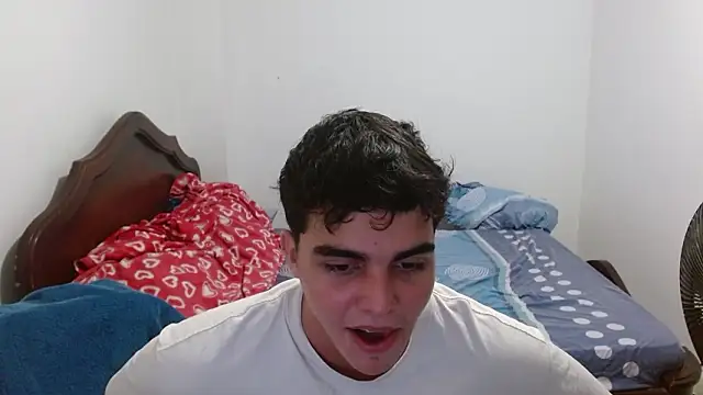 Snapshot of heiker__ chatting on 02/24/26, 03:04 heiker online show from 02/24/26, 03:04