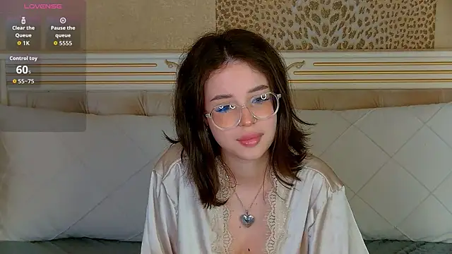 Snapshot of LanaLedger chatting on 06/05/26, 07:14 LanaLedger online show from 06/05/26, 07:14