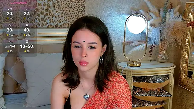 Snapshot of LanaLedger chatting on 06/06/26, 10:53 LanaLedger online show from 06/06/26, 10:53