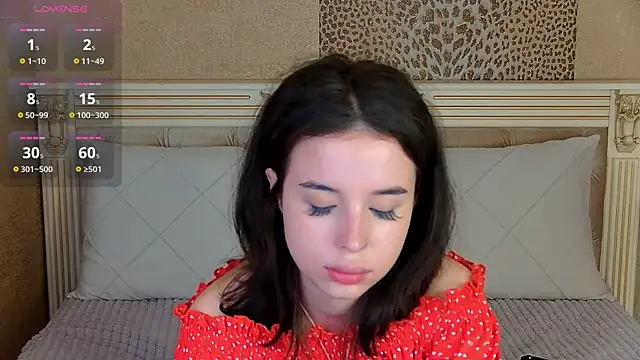 Snapshot of LanaLedger chatting on 06/15/26, 10:50 LanaLedger online show from 06/15/26, 10:50