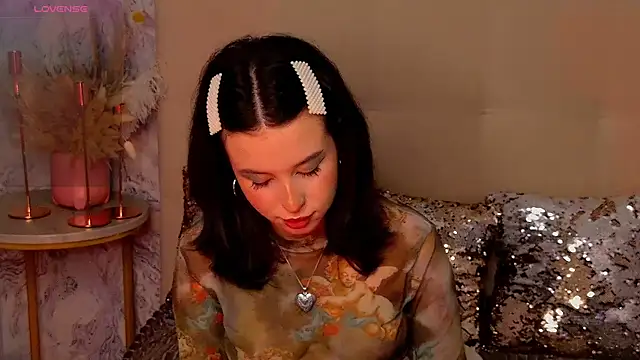 Snapshot of LanaLedger chatting on 07/28/26, 02:13 LanaLedger online show from 07/28/26, 02:13