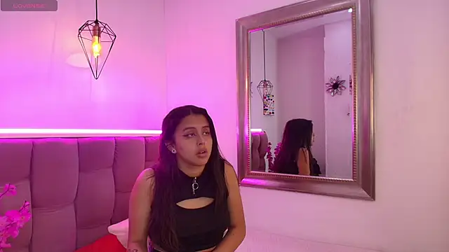 Snapshot of Miilky__ chatting on 03/15/26, 03:45 Miilky online show from 03/15/26, 03:45