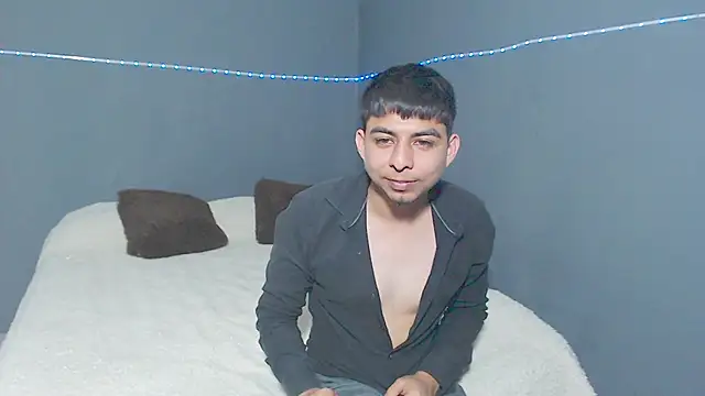 Snapshot of polloCol4U chatting on 02/28/26, 10:33 polloCol4U online show from 02/28/26, 10:33