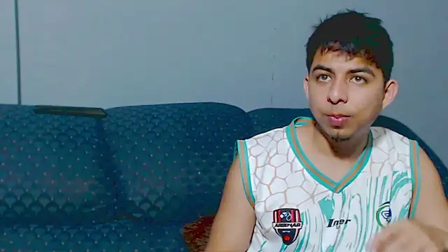 Snapshot of polloCol4U chatting on 03/07/26, 11:02 polloCol4U online show from 03/07/26, 11:02