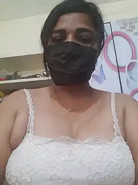 Snapshot of Tamil_Luckly_girl chatting on 03/28/26, 07:52 Tamil Luckly girl online show from 03/28/26, 07:52