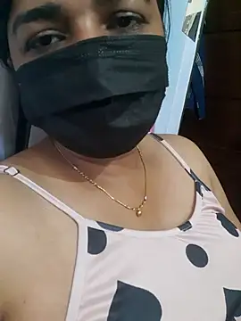 Snapshot of Tamil_Luckly_girl chatting on 03/31/26, 08:48 Tamil Luckly girl online show from 03/31/26, 08:48