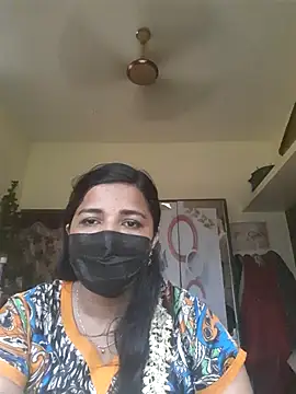 Snapshot of Tamil_Luckly_girl chatting on 04/06/26, 09:21 Tamil Luckly girl online show from 04/06/26, 09:21