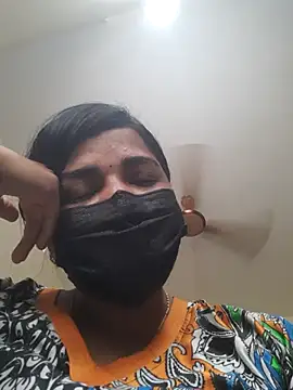 Snapshot of Tamil_Luckly_girl chatting on 04/07/26, 04:24 Tamil Luckly girl online show from 04/07/26, 04:24