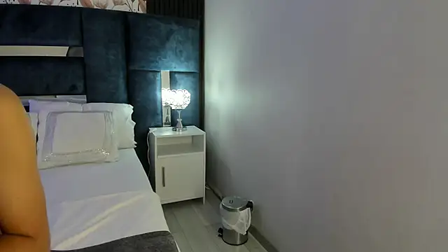 Snapshot of PerlaRogerss_ chatting on 04/06/26, 11:33 PerlaRogerss online show from 04/06/26, 11:33
