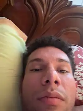 Snapshot of Valentinacouple chatting on 02/14/26, 07:32 Valentinacouple online show from 02/14/26, 07:32