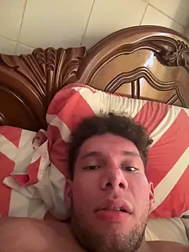 Snapshot of Valentinacouple chatting on 02/28/26, 07:04 Valentinacouple online show from 02/28/26, 07:04