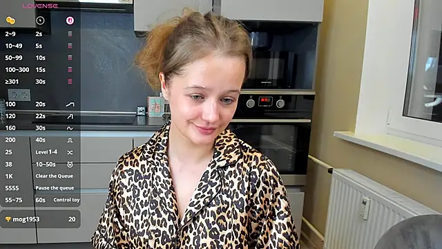 Snapshot of Mary_Phoenix chatting on 02/15/26, 04:25 Mary Phoenix online show from 02/15/26, 04:25