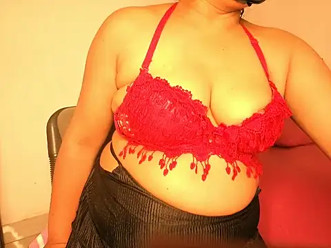 Snapshot of Liyona_s chatting on 05/15/26, 06:04 Liyona s online show from 05/15/26, 06:04