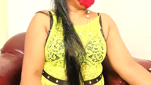 Snapshot of Liyona_s chatting on 06/02/26, 05:26 Liyona s online show from 06/02/26, 05:26